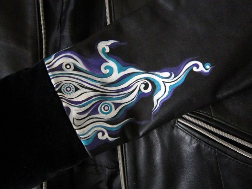 Роспись куртки акрилом - автор Shraddha (21)
