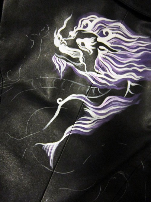 Роспись куртки акрилом - автор Shraddha (8)